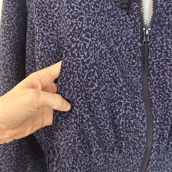 NWT Z by Zella Women's Black and Blue Bomber Jacket, Size S - Picture 3 of 6